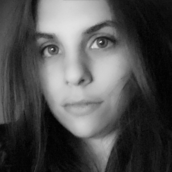 Meet your Posher, Janelle - Picture 6 of 6